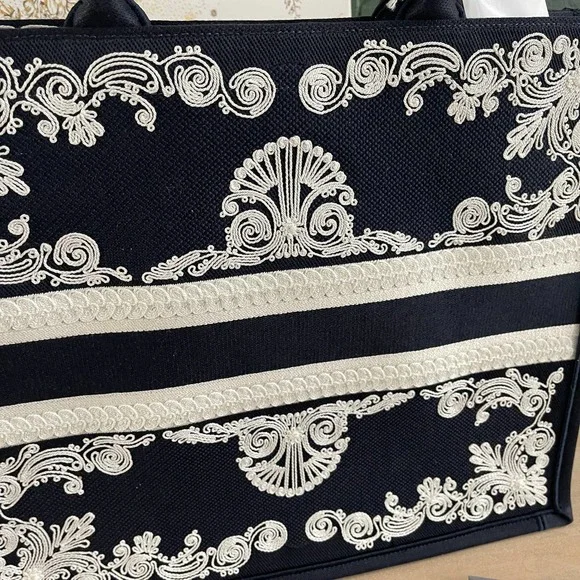 ❌SOLD❌NEW CHRISTIAN DIOR Canvas Embroidered Cornely Book Tote Blue White Large - Picture 3 of 14